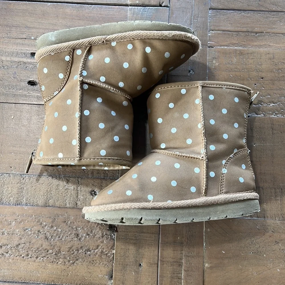 GAP tan silver